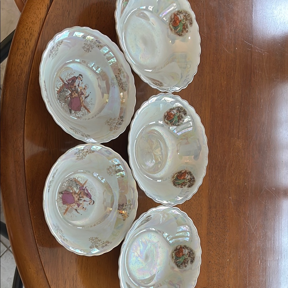 Iridescent Floral Decorative vintage Bowls Set. From 1968.